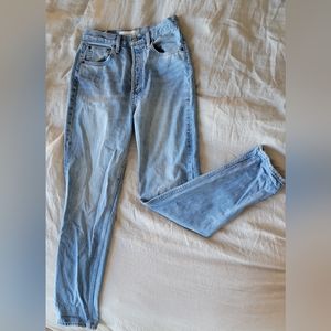 Aritzia Denim ForumThe Boyfriend High Rise Loose 28L